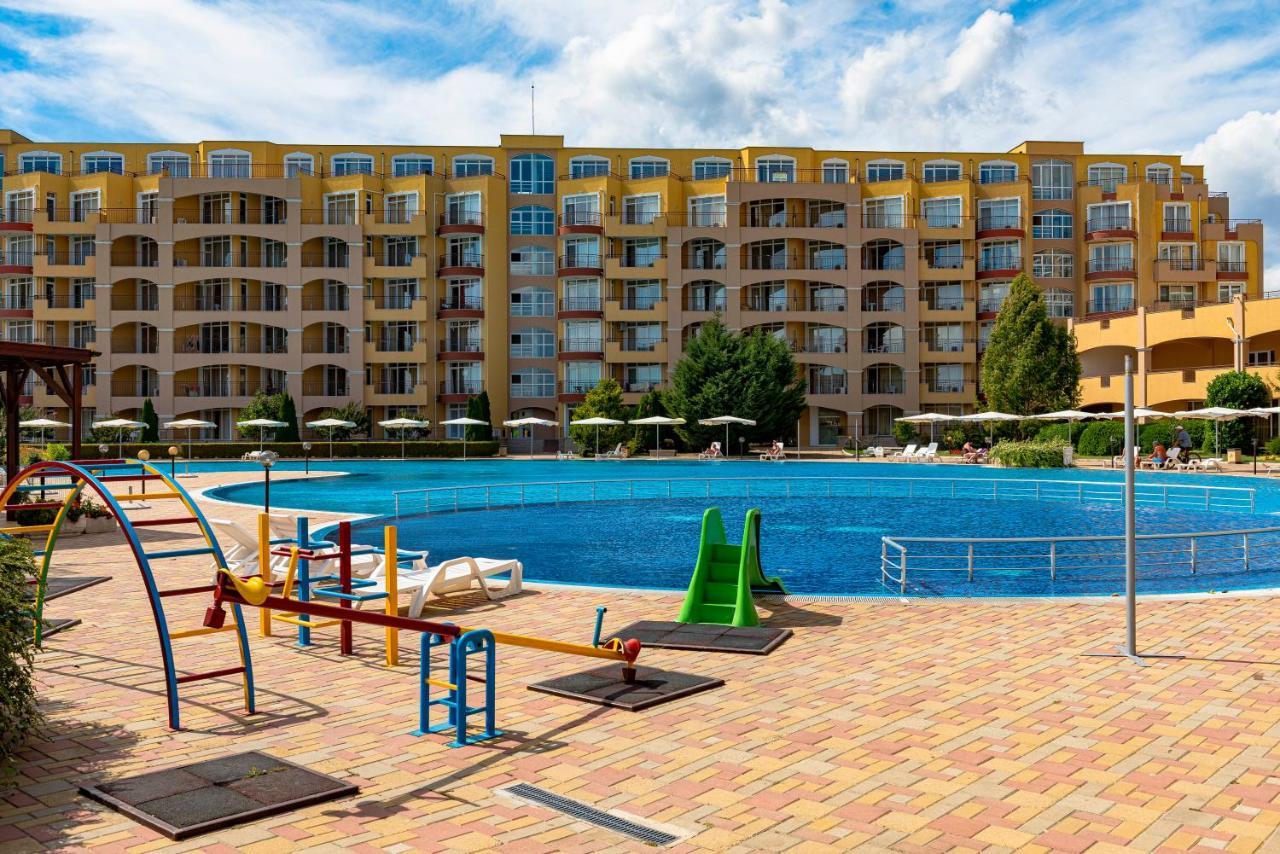 Menada Grand Resort Apartments Aheloy Esterno foto