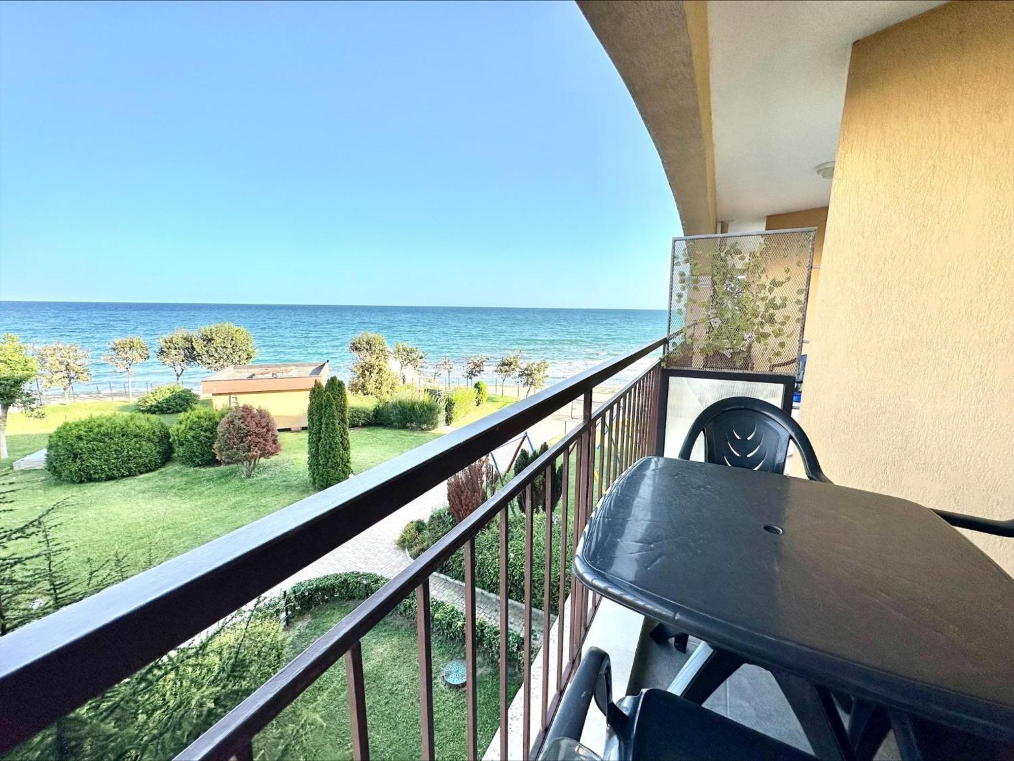 Menada Grand Resort Apartments Aheloy Esterno foto